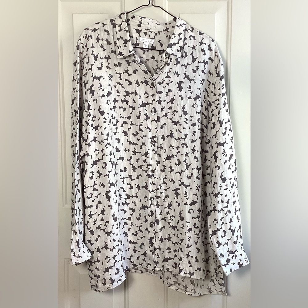 J Jill Love linen Long sleeve Button Up shirt XL Gray and White floral print.